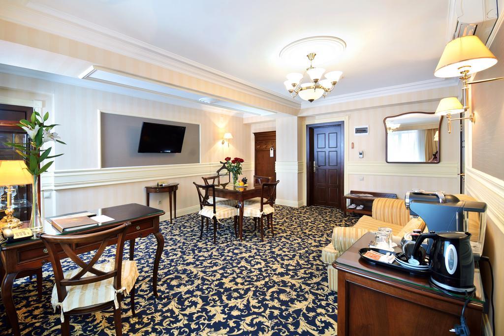Zvezda Hotel Irkutsk Room photo